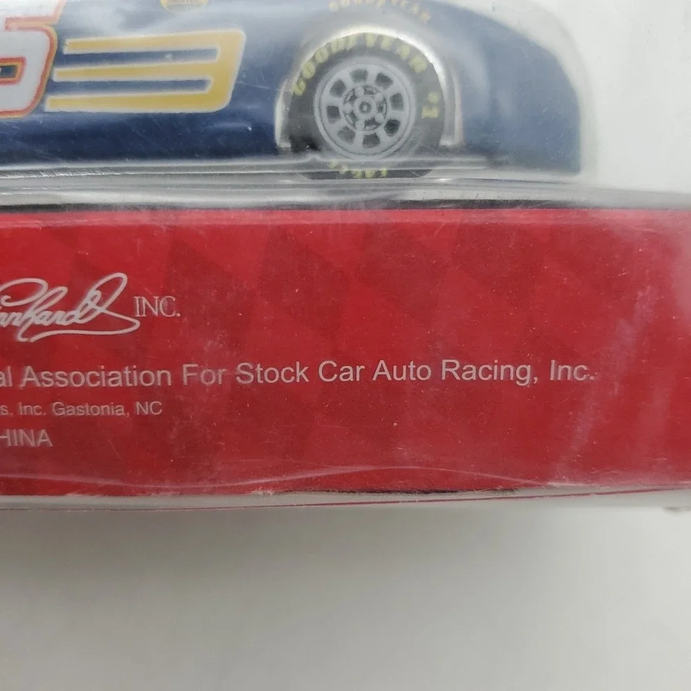 Lionel nascar 2004